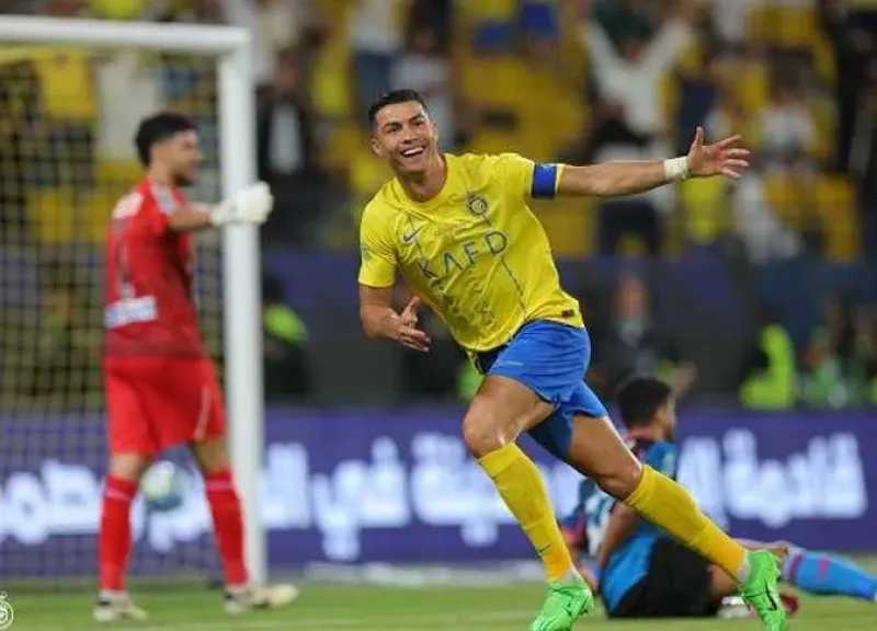 الصورة الرئيسية لمقال: عودة الدوريات الأوروبية.. مواعيد مباريات اليوم الجمعة في الملاعب العربية والعالمية