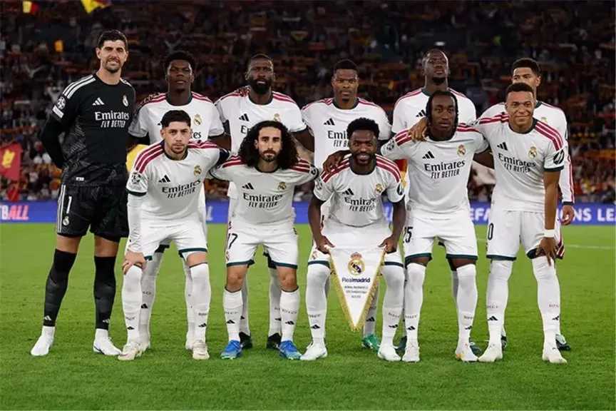 الصورة الرئيسية لمقال: ريال مدريد يعلن قائمته لمواجهة إشبيلية في الدوري الإسباني
