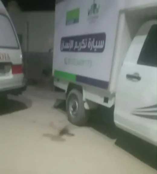 أهالي ضحايا حادث أسيوط الغربي يتسلمون الجثامين من مستشفي سنورس المركزي بالفيوم