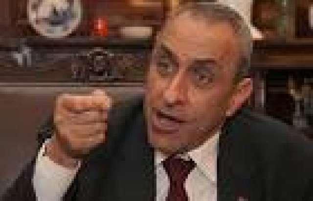 ايمن فريد ابو حديد