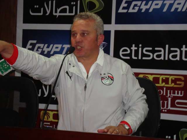 المدير الفني للمنتخب شوقي غريب