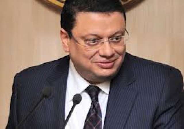 ياسر علي