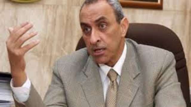 ايمن فريد ابو حديد