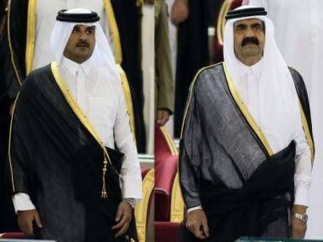 الأمير تميم مع والده حمد بن خليفه