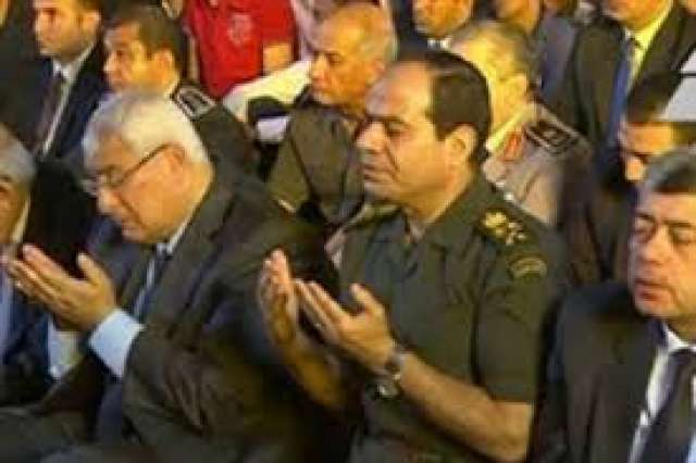 السيسي يؤدي صلاة الجمعه