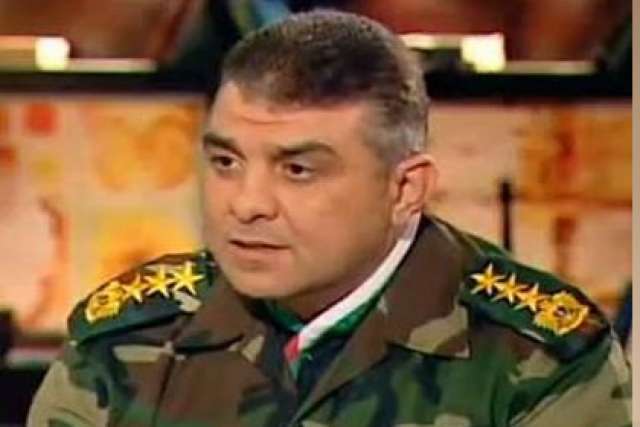 حسام العواك رئيس الاستخبارات الحربية بالجيش السورى الحر