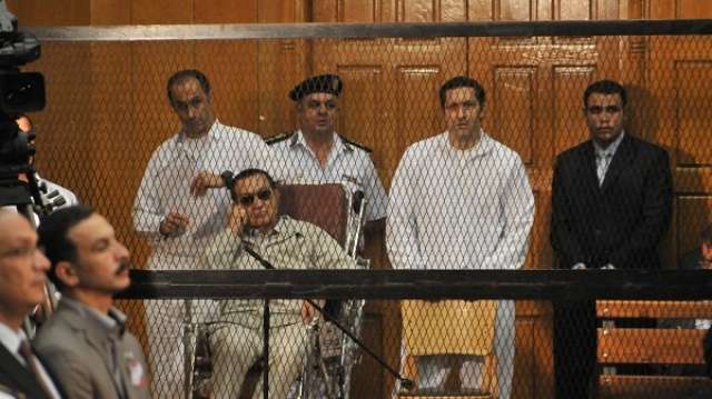 محاكمة مبارك ونجليه والعادلى