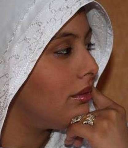 الشاعرة حياة نور الدين _ الجزائر