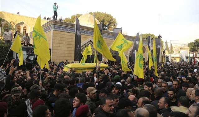 صحيفة إسرائيلية: إيران تسلح حزب الله للمواجهة القادمة معها