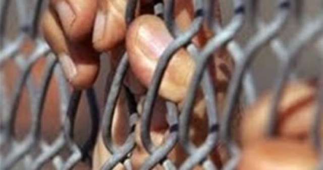 القبض علي تشيكل عصابي يتاجر في المواد المخدرة بالأقصر