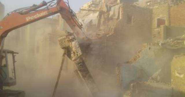 هدم عقارات المواردى بالسيدة زينب تمهيدا لتطويرها