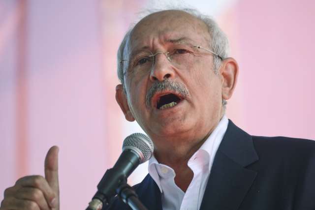 كمال كيليتشدار أوغلو زعيم حزب الشعب الجمهورى التركى