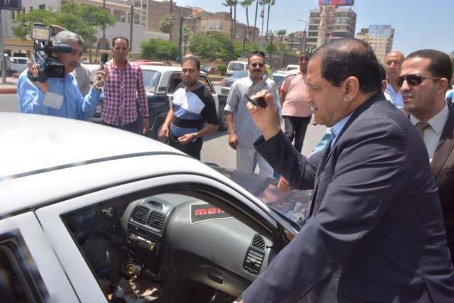 محافظ الغربية يتابع تطبيق تعريف الركوب الجديدة بشوارع طنطا