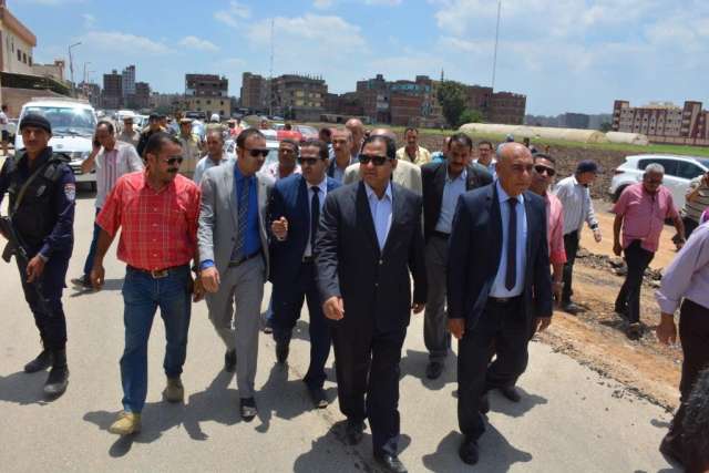 محافظ الغربية يتفقد أعمال رصف الطريق الموازي لسبرباي