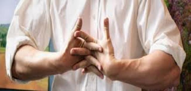 طقطقة المفاصل.. متى تقلق؟