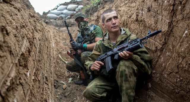 فورين بوليسي: روسيا تستعرض قواتها علي الحدود الأوكرانية