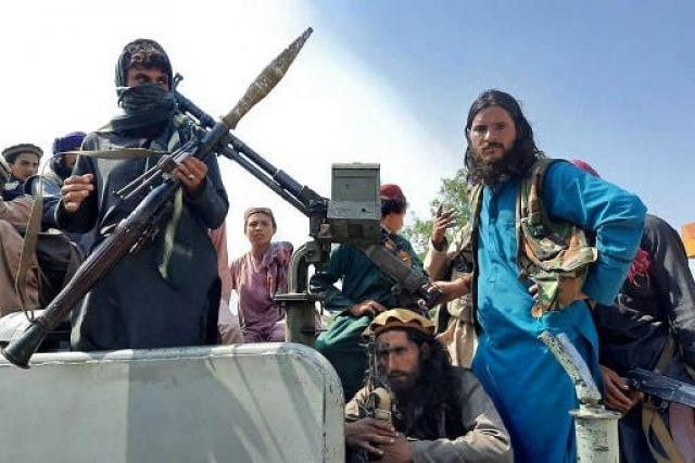 أنباء عن تخلي الرئيس الأفغاني عن السلطة بعد مفاوضات مع طالبان