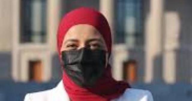 وزيرة الهجرة تهنئ فتاة مصرية كأول عربية تفوز برئاسة اتحاد طلاب جامعة ييل الأمريكية