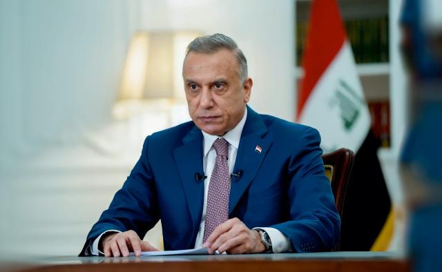 رئيس وزراء العراق يعطي درسا في الوطنية في أول أيام العام الدراسي الجديد