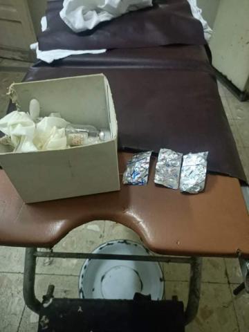 القبض على طبيب يجري عمليات جراحية غير مشروعة داخل عيادته ببني سويف