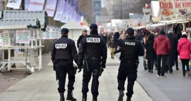 وزير الداخلية الفرنسي: إصابة مسؤول بالشرطة في هجوم مسلح بمدينة كان