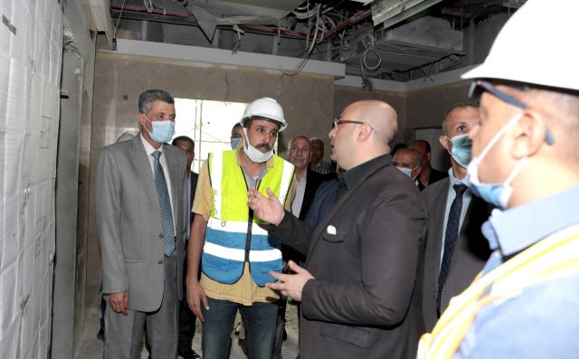 محافظ بني سويف يتفقد سير العمل في مشروع إنشاء المقر الرئيسي للبريد بشارع عبد السلام عارف