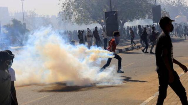 الشرطة السودانية تعلن مقتل 4 متظاهرين وإصابة 279 آخرين
