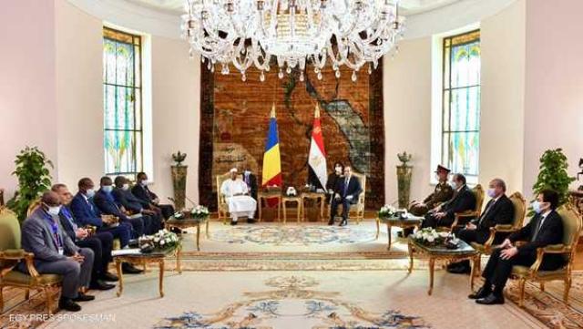 السيسي يبحث مع رئيس المجلس العسكري في تشاد أزمة ليبيا.. وكشف آخر تحركات المرتزقة