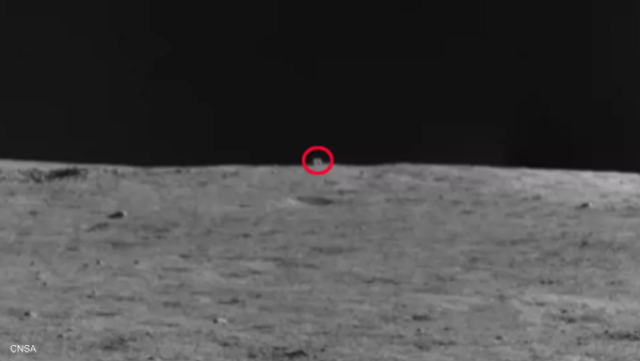 يشبه الأرنب.. علماء فلك يحددون جسما ”غريبا” ظهر فوق سطح القمر