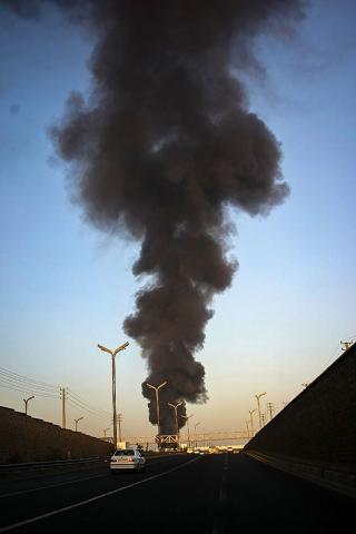 انفجار وحريق في أحد أكبر المصانع الإيرانية