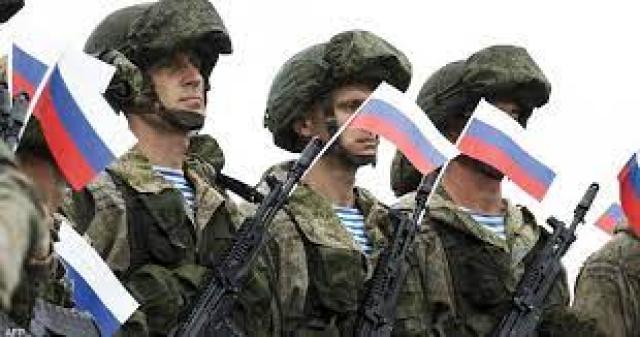طبول الحرب تدق.. روسيا تحشد قواتها.. والناتو يتحرك.. وبريطانيا وأمريكا يحذران.. وأوكرانيا تتأهب