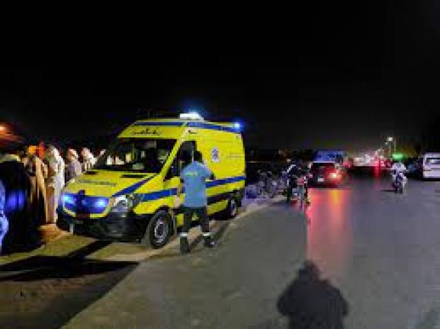 إصابة ١٥ شخص في انقلاب سيارة ميكروباص بطريق السويس الإسماعيلية