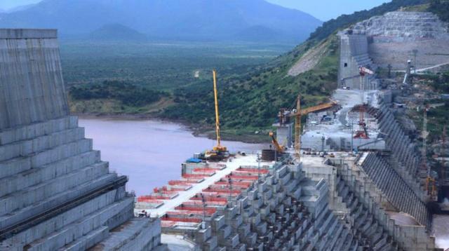 رئيس وزراء إثيوبيا يعلن بدء إنتاج الكهرباء من سد النهضة