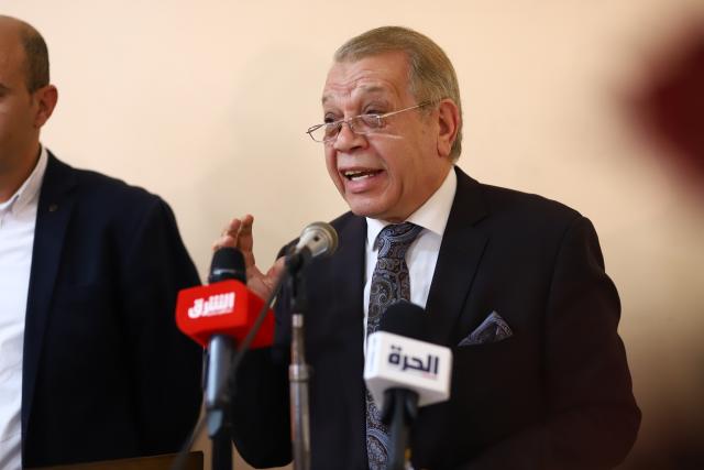الكاتب الصحفي أسامة شرشر خلال إلقاء كلمته في المؤتمر