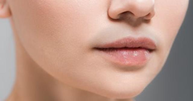 وصفات طبيعية لتفتيح منطقة حول الفم.