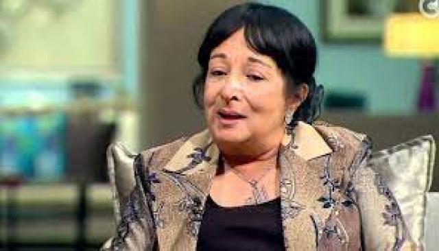 تكريم الفنانة سميرة عبد العزيز بالمهرجان الدولي للتعليم والثقافة
