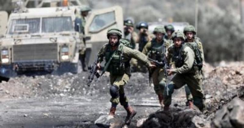 استشهاد شاب فلسطينى وإصابة ثلاثة آخرين برصاص الاحتلال فى نابلس