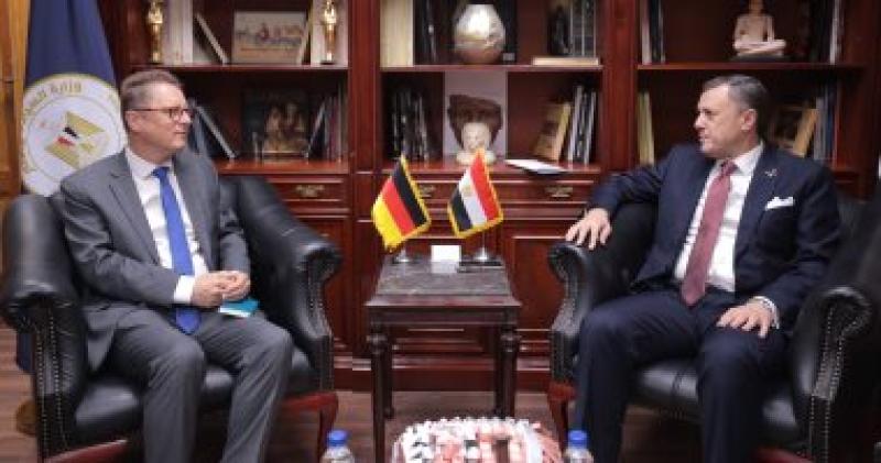 وزير السياحة والآثار مع سفير ألمانيا بالقاهرة 