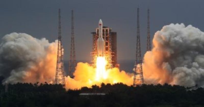 إطلاق صاروخ أطلس V بقمرين صناعيين للاتصالات اليوم