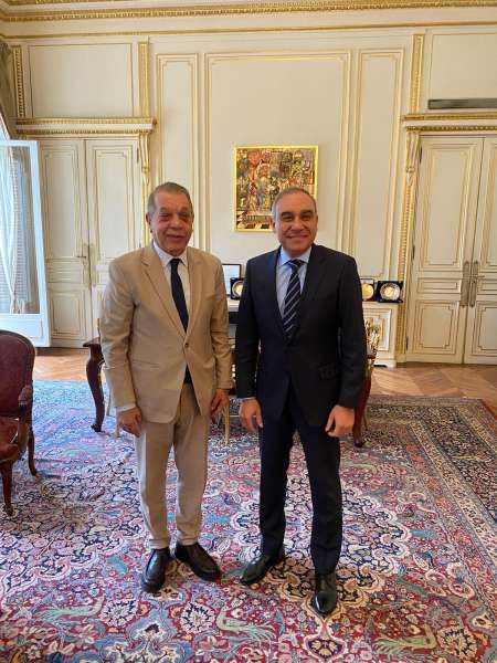 السفير علاء يوسف يستقبل أسامة شرشر في مكتبه بالسفارة المصرية في فرنسا