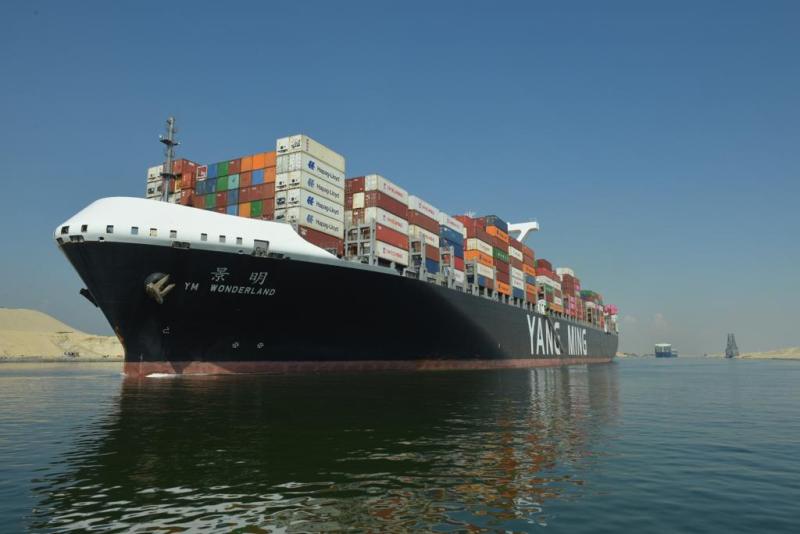 الفريق أسامة ربيع: قناة السويس تشهد عبور 86 سفينة بإجمالي حمولات 5.1 مليون طن