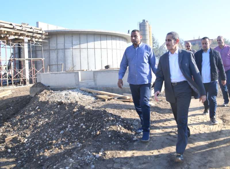 محافظ الغربية يتفقد مشروعات المبادرة الرئاسية بخمس قرى بزفتي