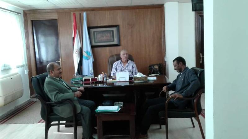 رئيس مدينة مرسى علم : استقبل لجنة من الإدارة العامة لتنمية القرية بالمحافظة