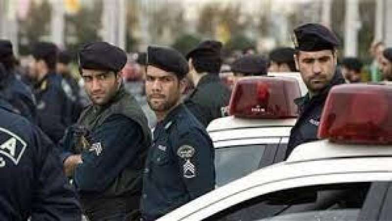 إيران تحل شرطة الأخلاق