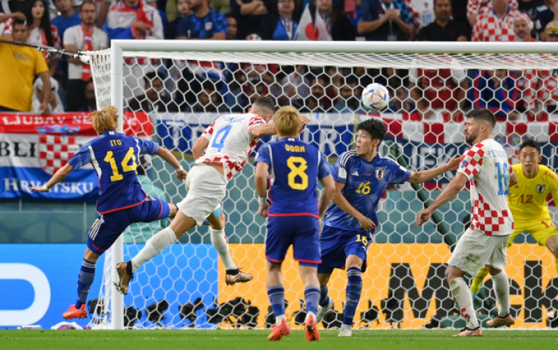 التعادل الإيجابي 1-1 يحسم الشوط الثاني بين كرواتيا واليابان في كأس العالم 2022