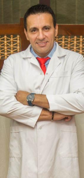 «أستاذ جراحة» يكشف سر جمال العين.. ونصائح لعلاج علامات تقدم العمر