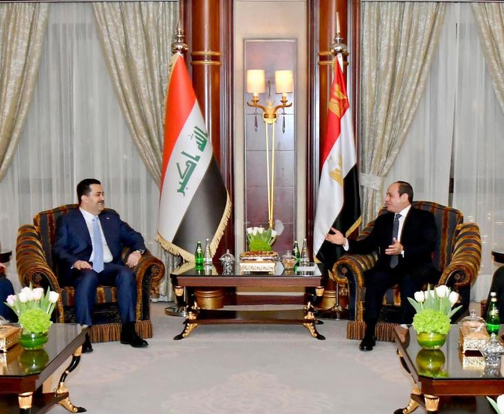 السيسي يلتقي رئيس وزراء العراق بالرياض