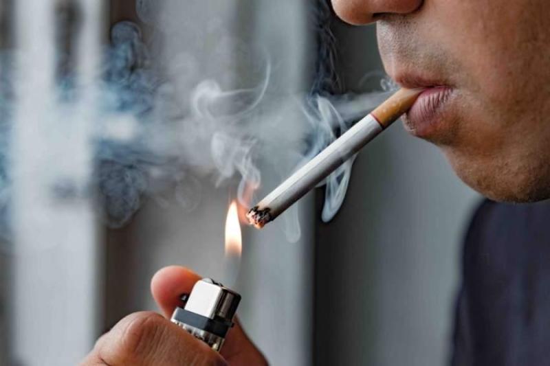 دولة أجنبية تمنع التدخين عن مواطنيها وتفرض عقوبات قاسية لمن يحمل علبة سجائر