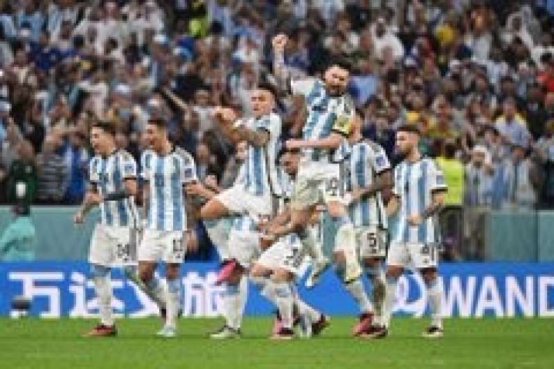 الأرجنتين تستعد للقاء كرواتيا في نصف نهائي كأس العالم 2022