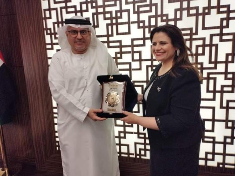 وزيرة الهجرة تختتم زيارتها لدولة الإمارات بلقاء وزير الموارد البشرية والتوطين